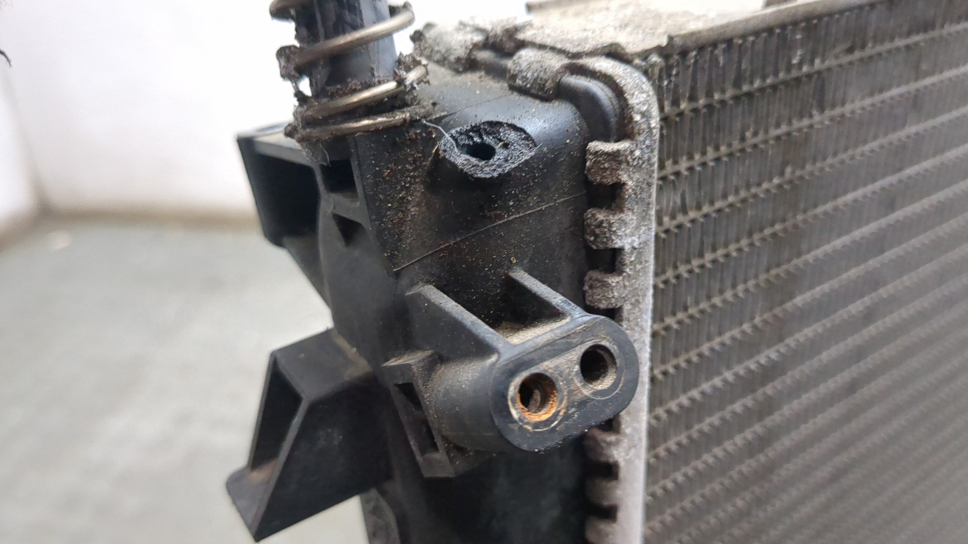 Радиатор охлаждения двигателя основной