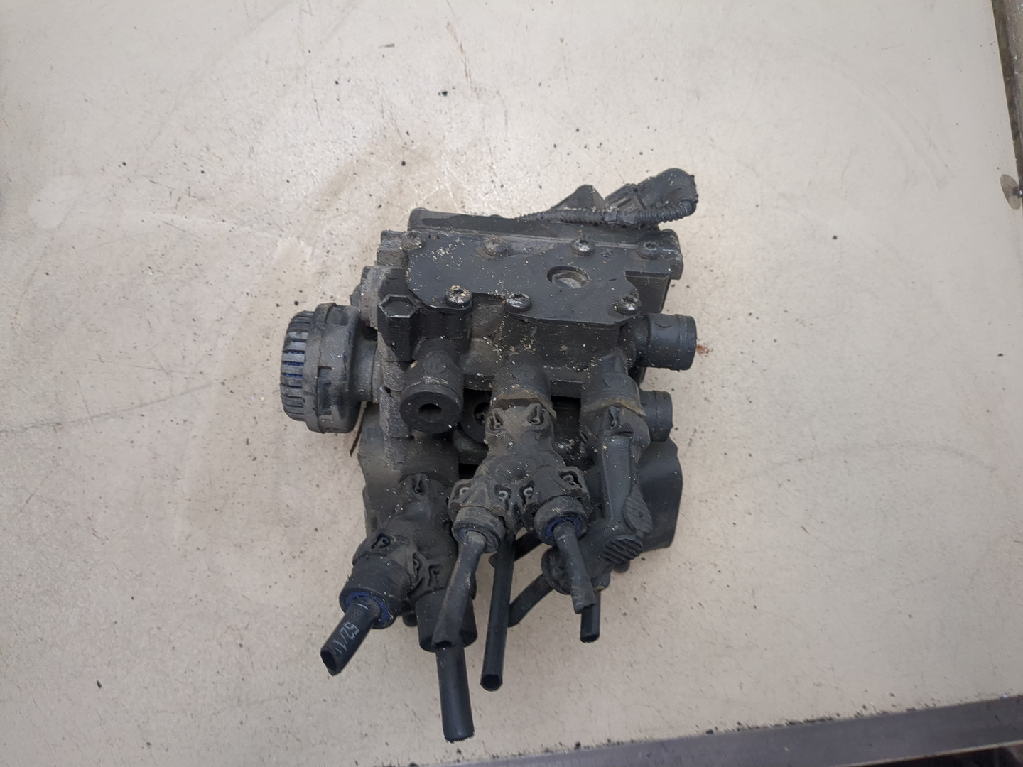 Кран уровня пола