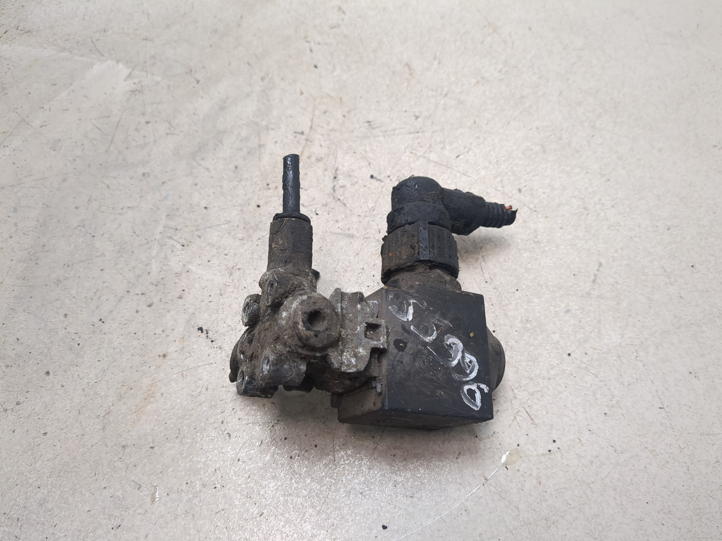 Клапан электромагнитный