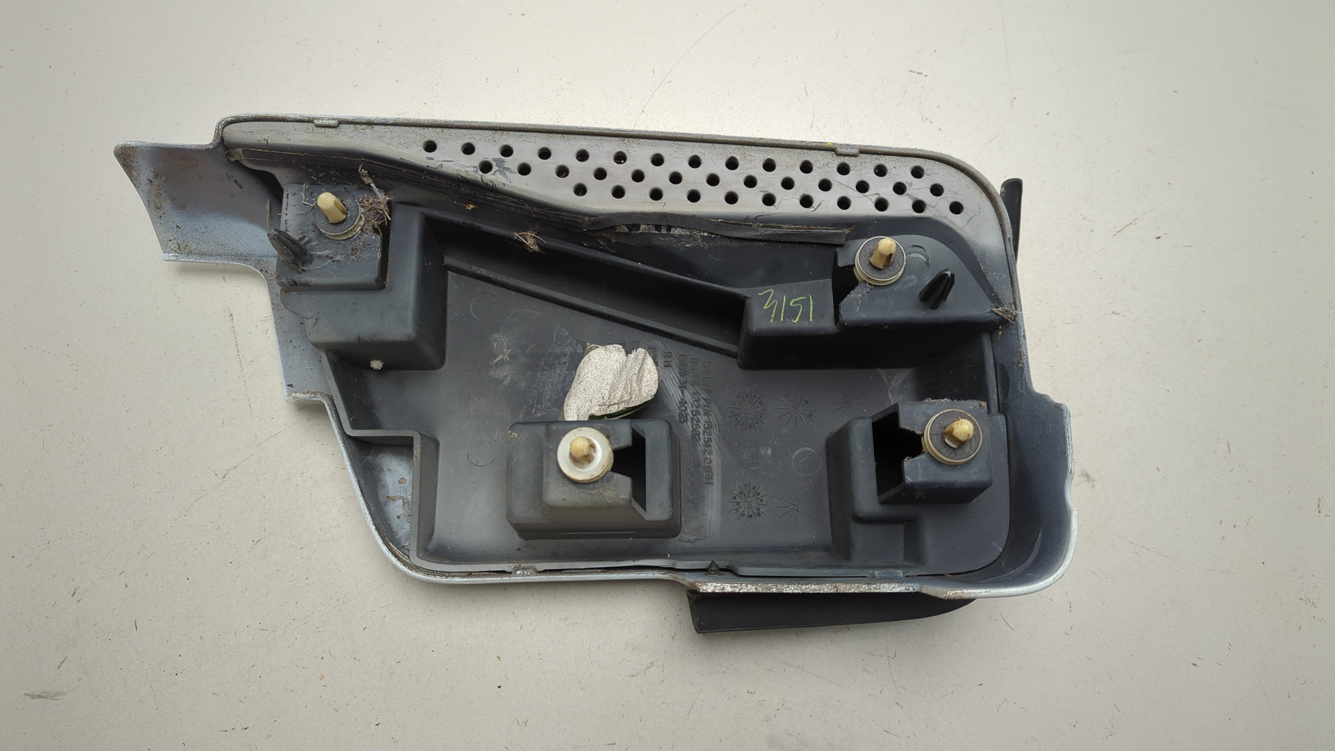 Накладка переднего крыла правого