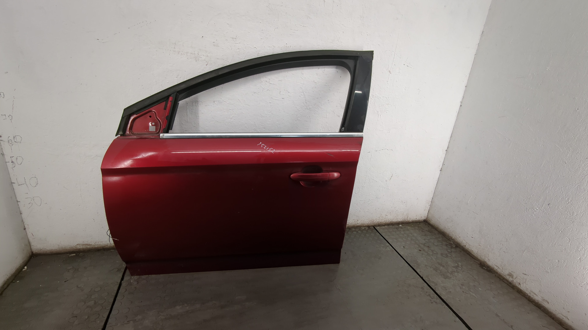 Дверь передняя левая