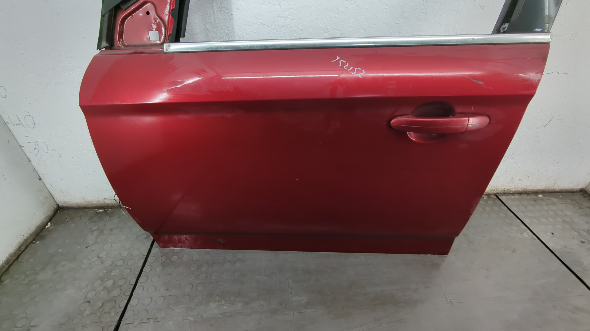 Дверь передняя левая