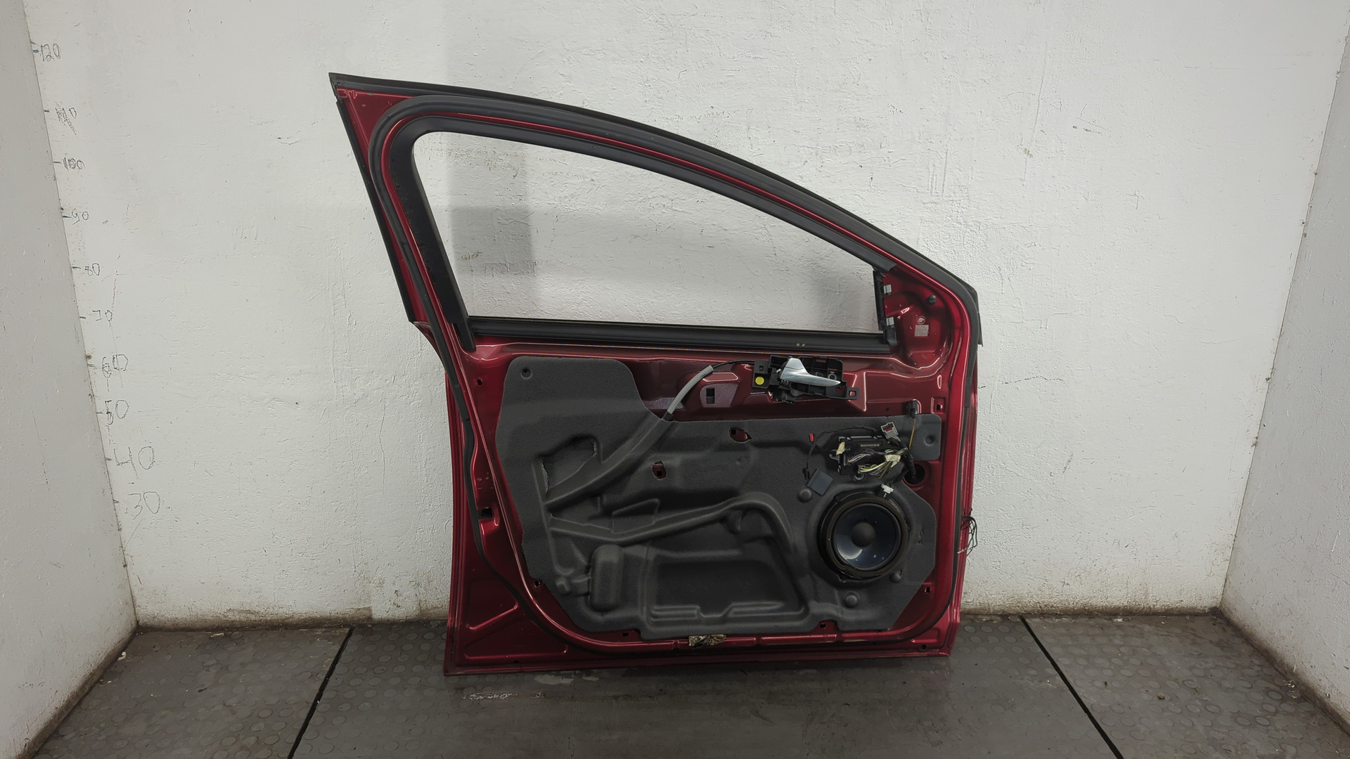 Дверь передняя левая