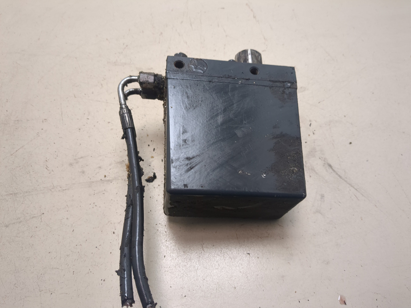 Насос подъема кабины