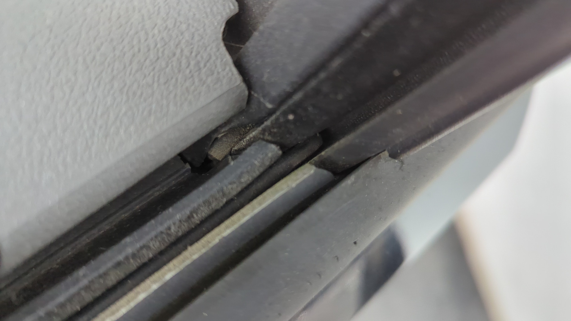 Дверь передняя левая