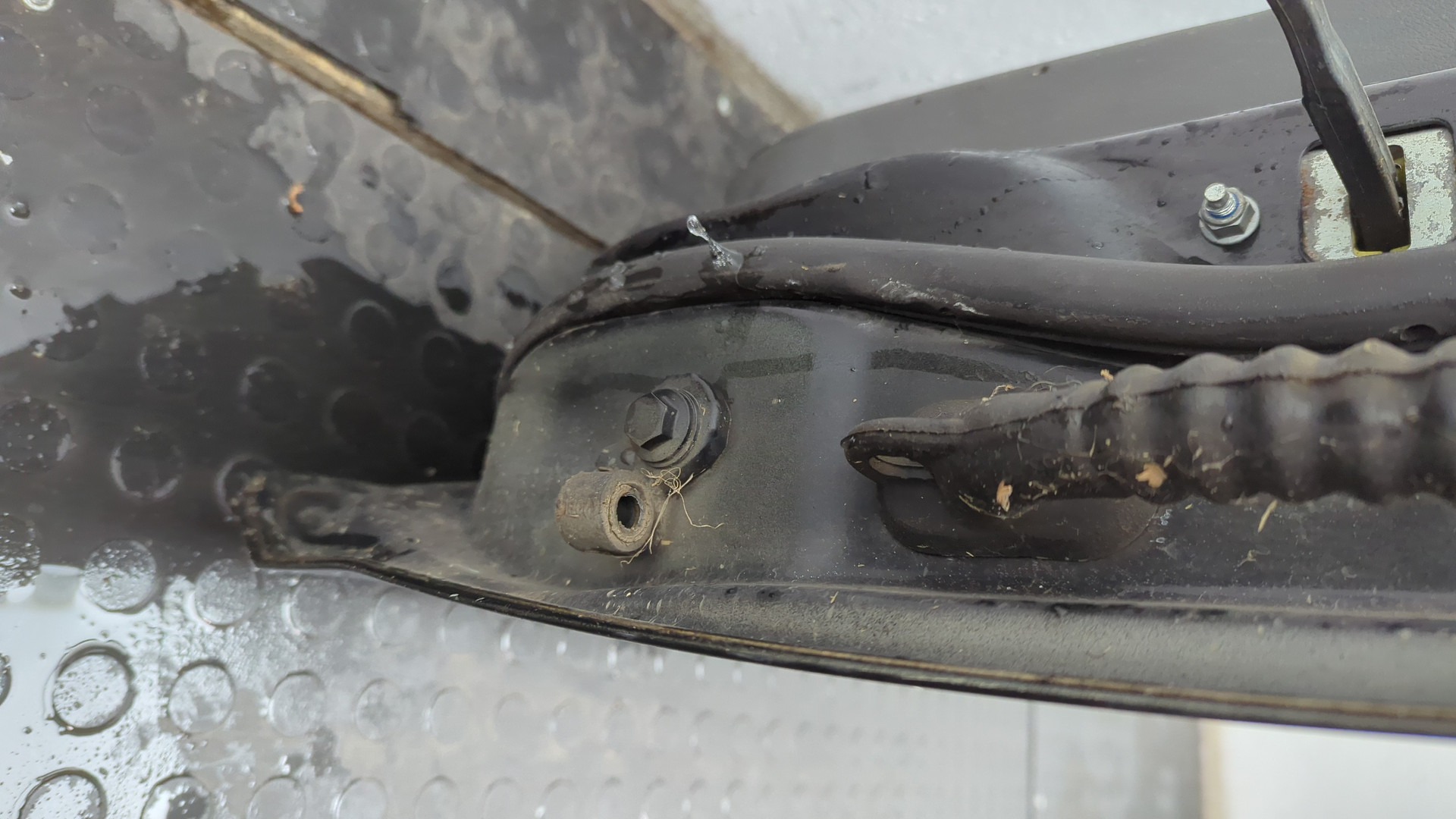 Дверь передняя левая