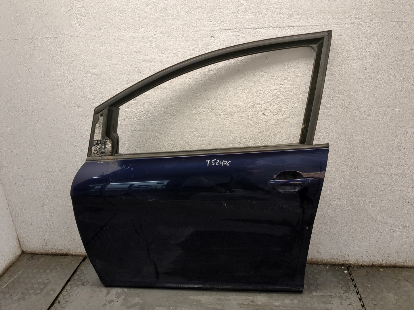 Дверь передняя левая