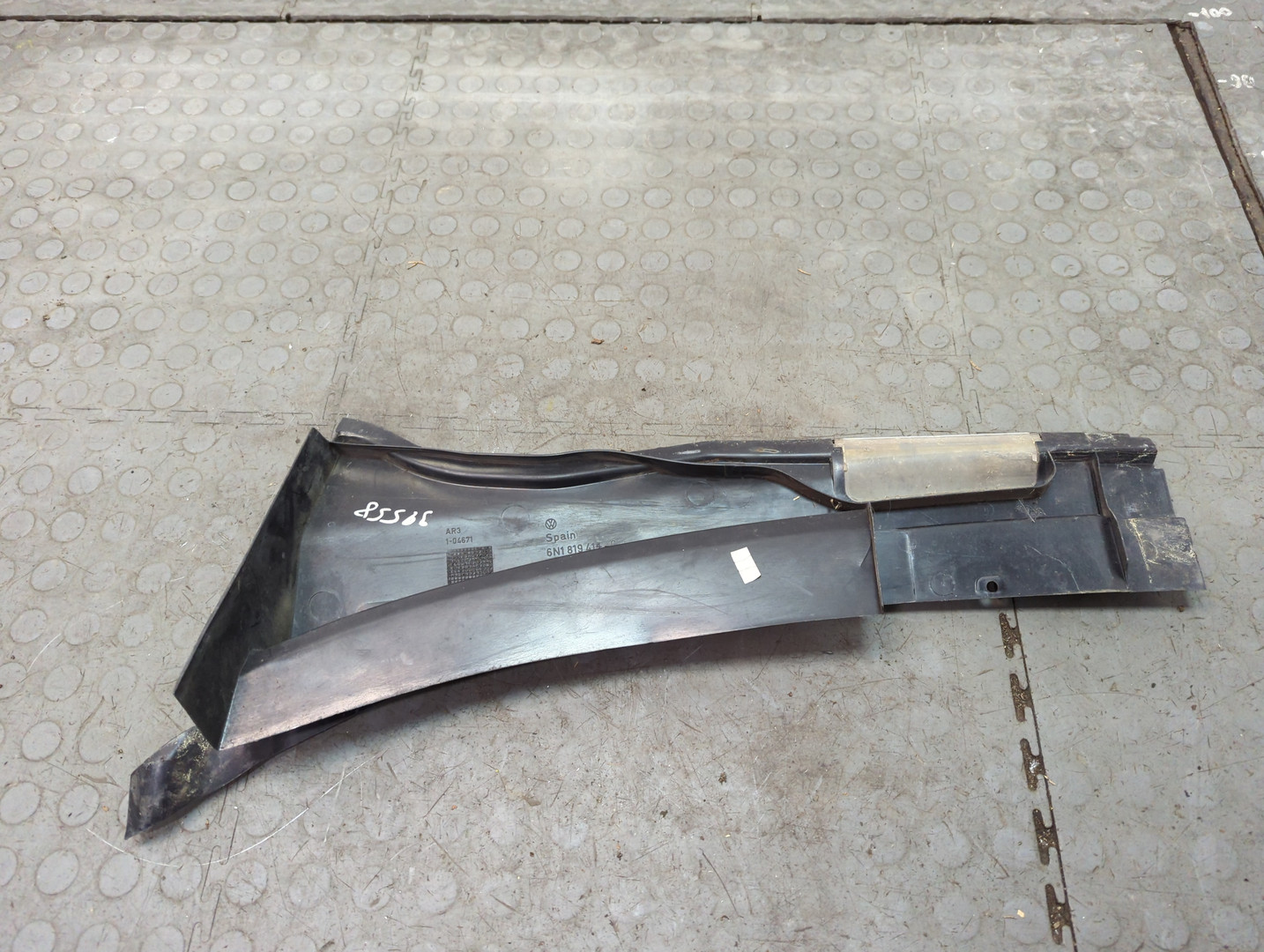 Решетка стеклоочистителей (Жабо)