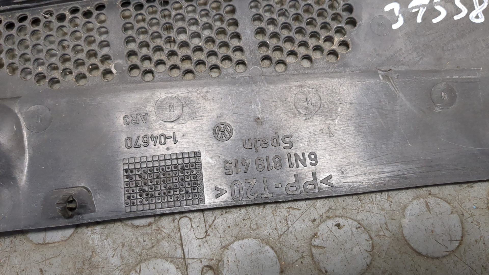 Решетка стеклоочистителей (Жабо)