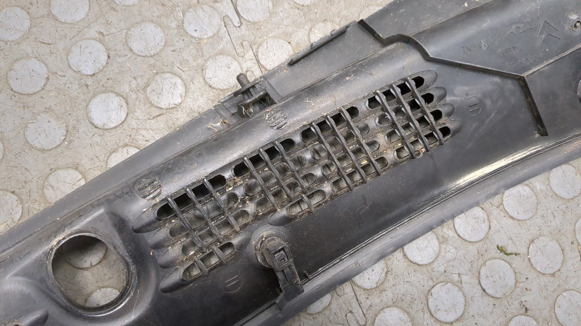 Решетка стеклоочистителей (Жабо)