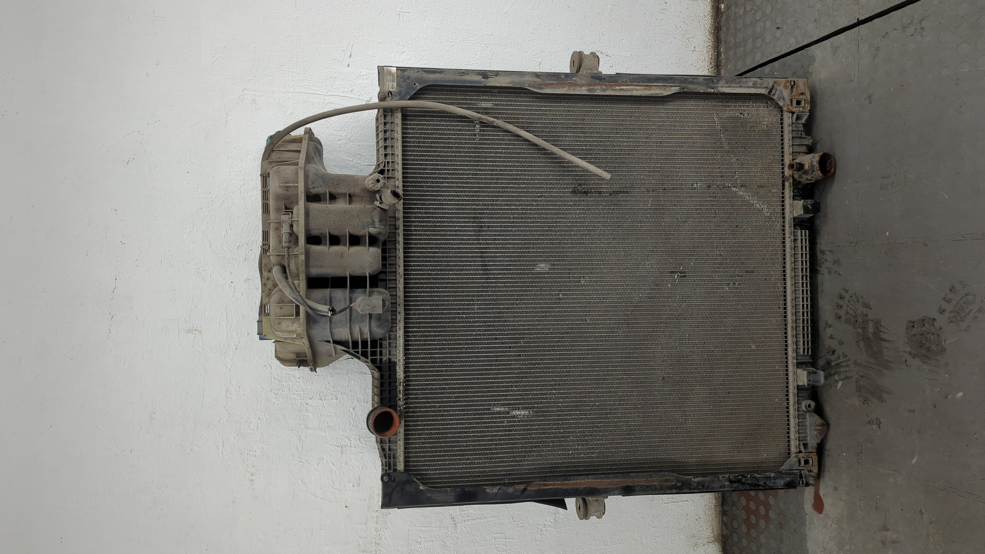 Радиатор охлаждения двигателя основной