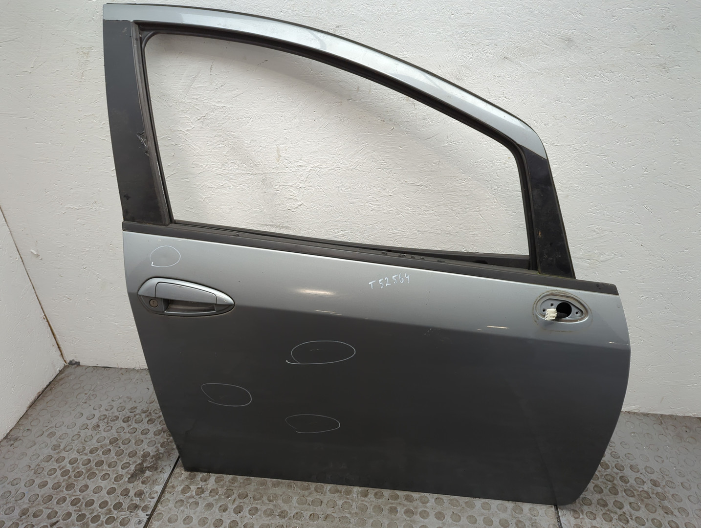 Дверь передняя правая