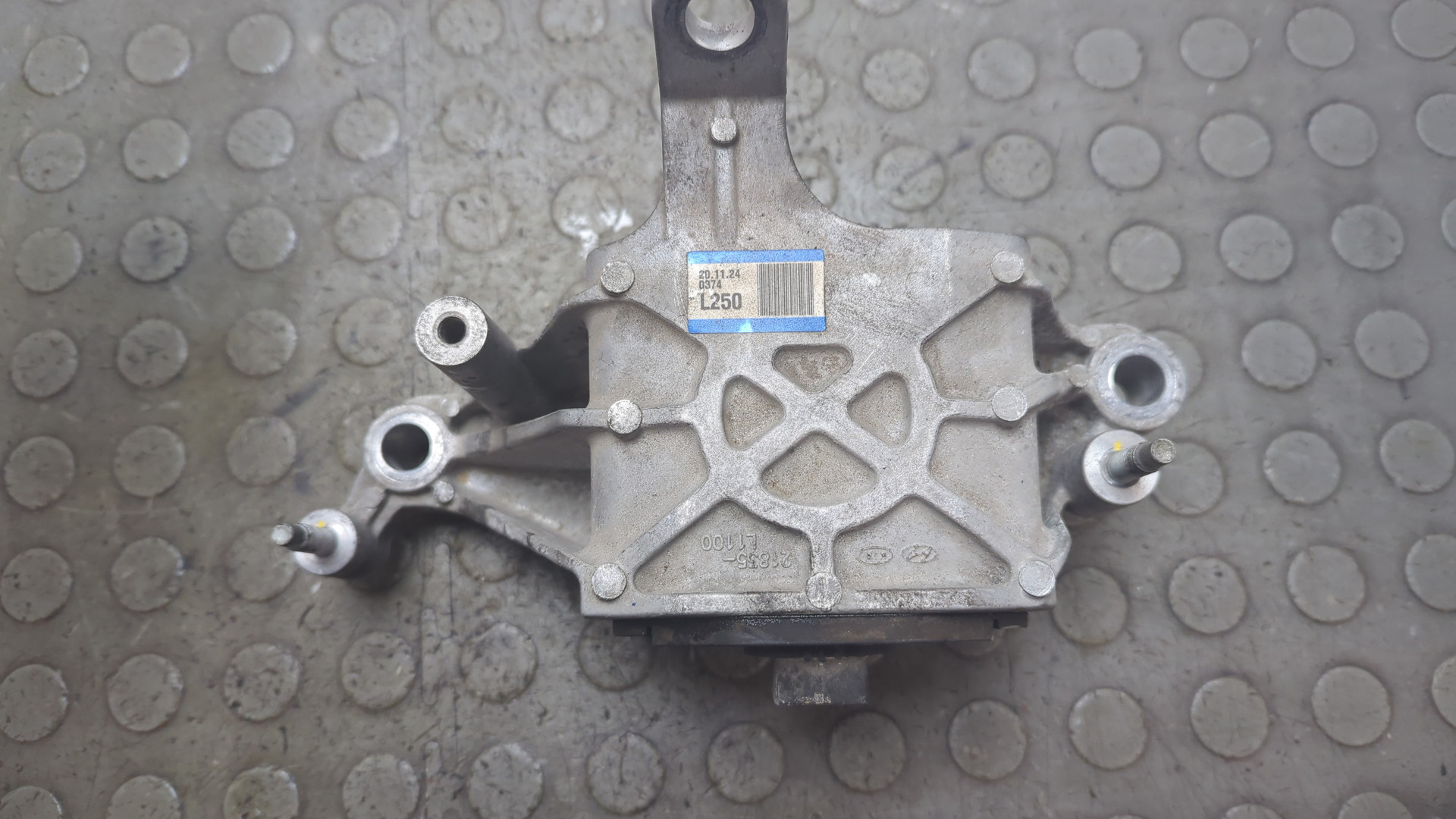 Опора двигателя