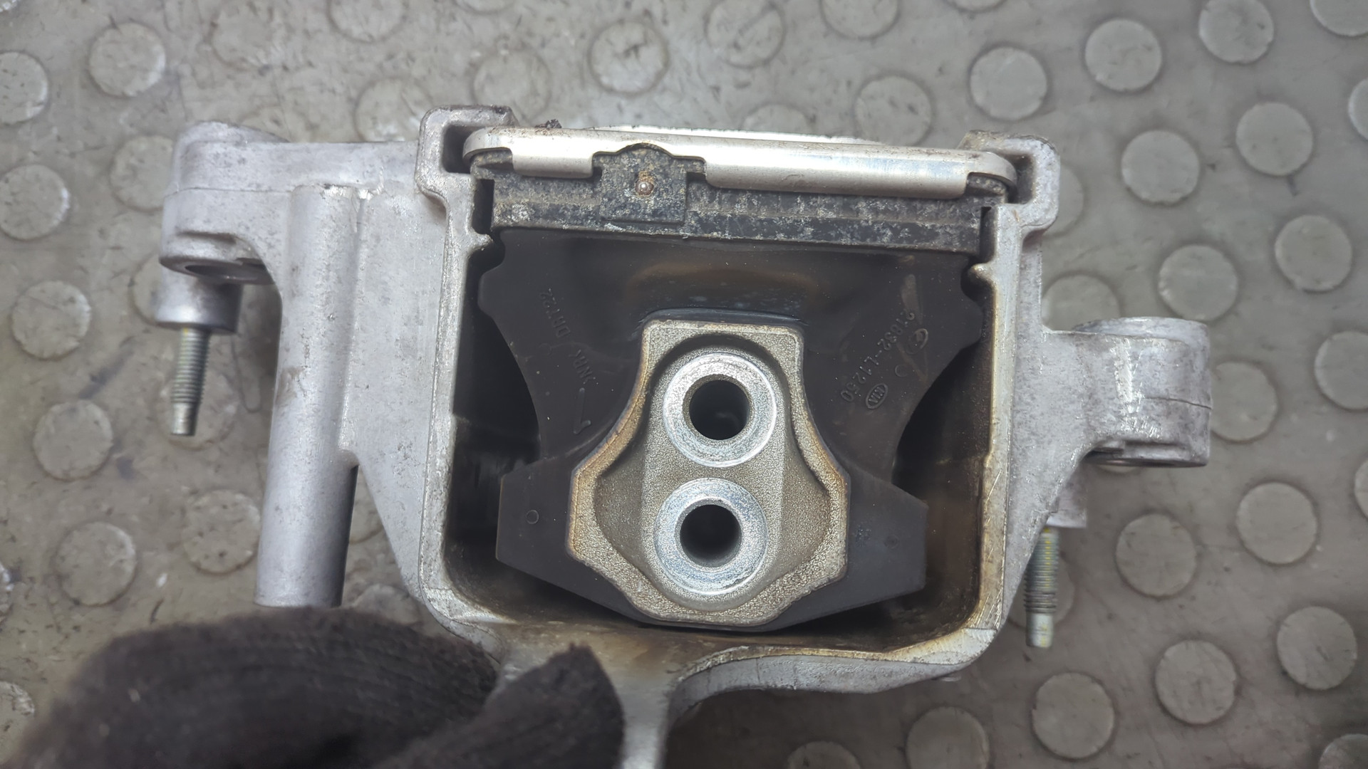 Опора двигателя