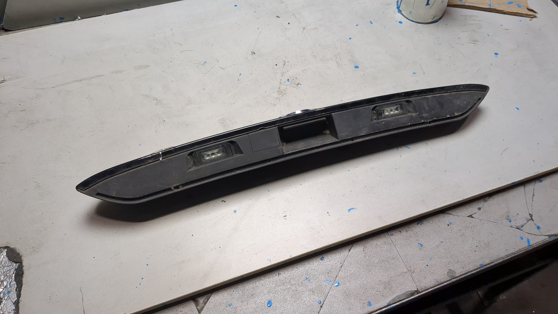 Фонарь подсветки номера