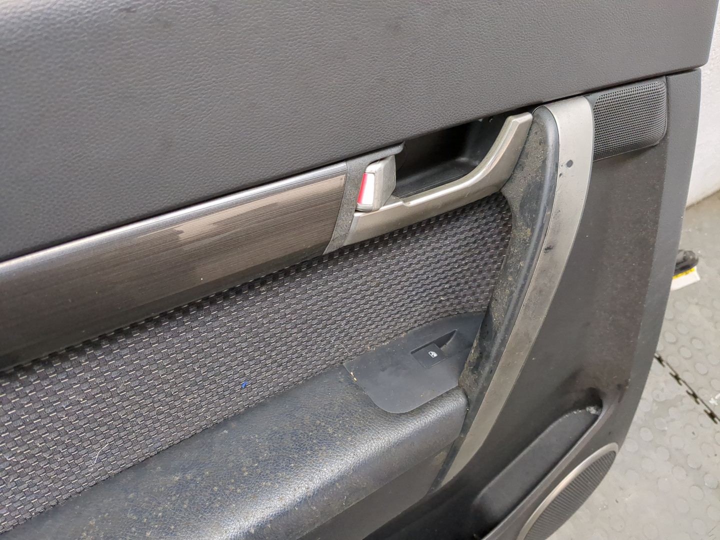 Дверь задняя левая