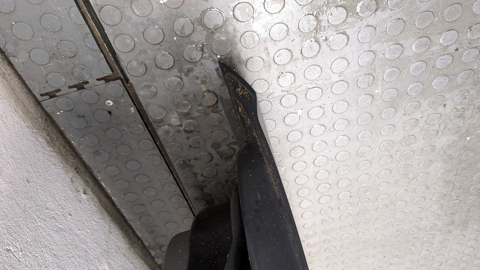 Дверь передняя левая