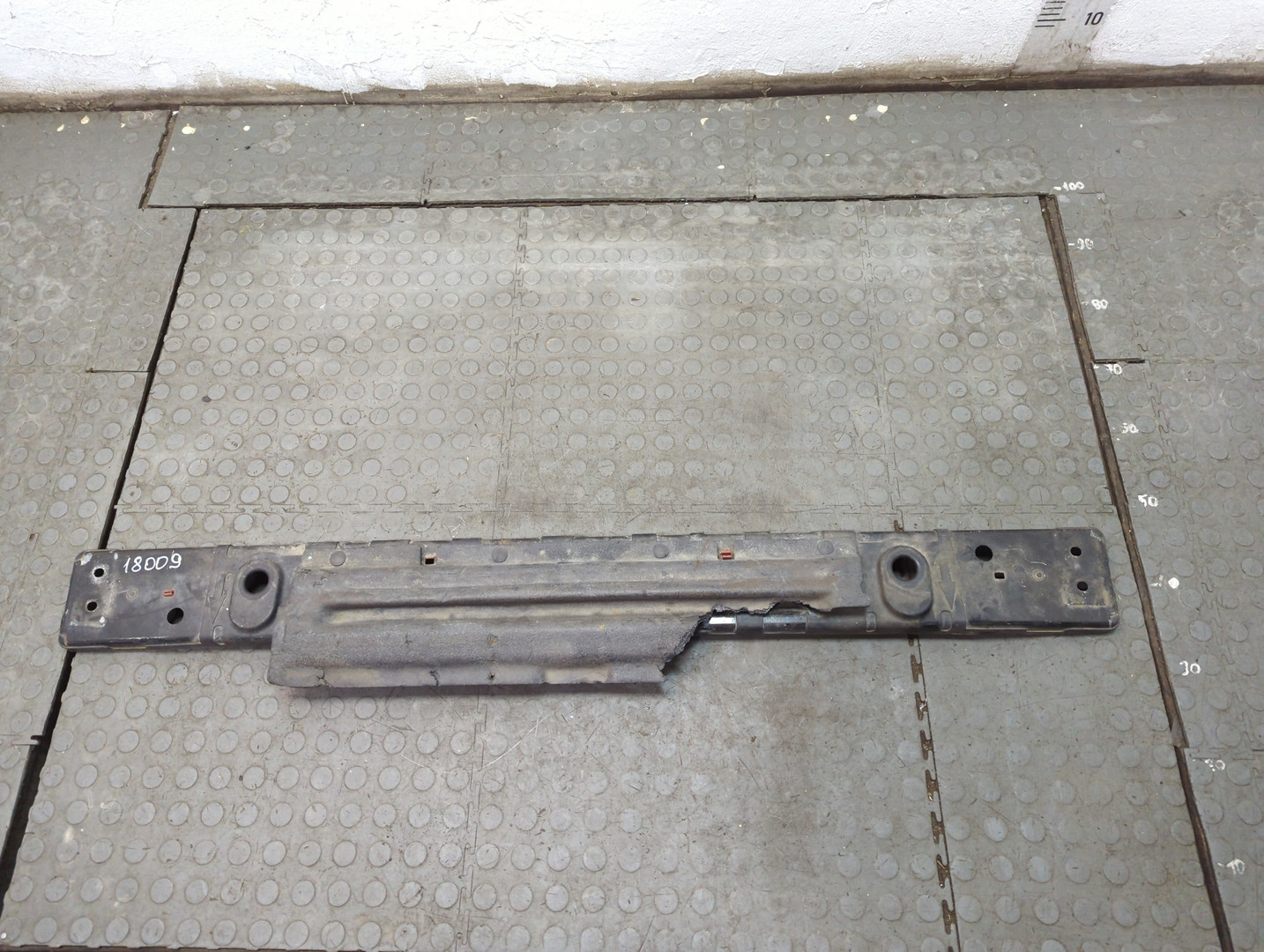 Балка подрадиаторная