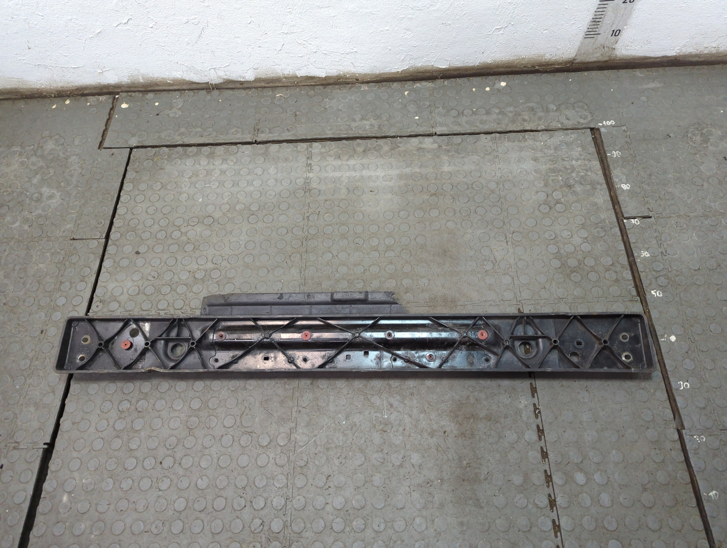 Балка подрадиаторная