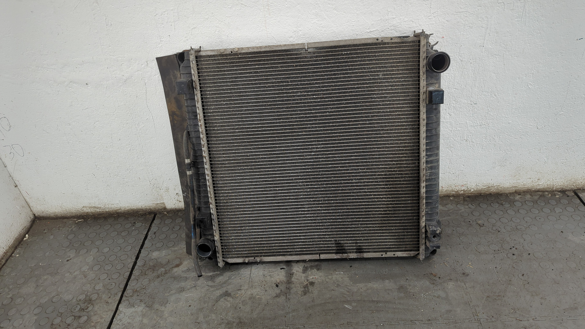 Радиатор охлаждения двигателя основной