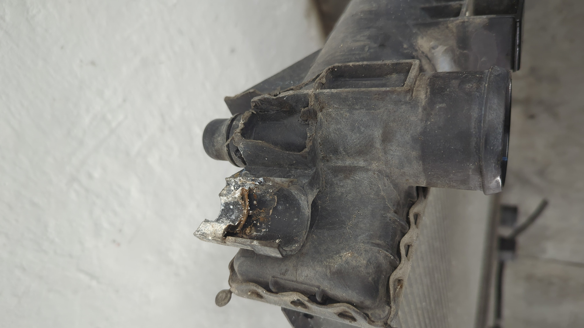 Радиатор охлаждения двигателя основной