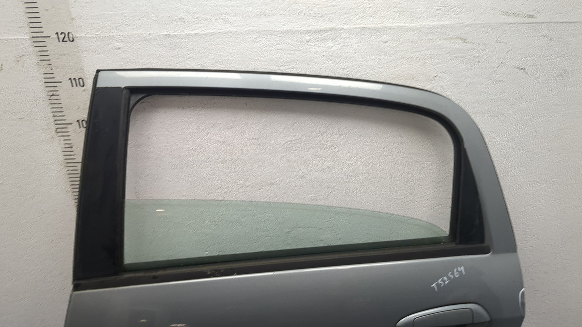 Дверь задняя левая