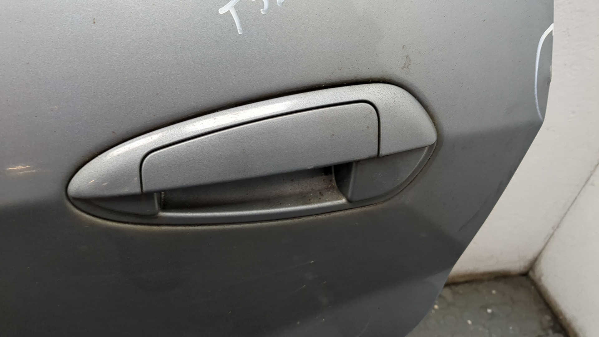 Дверь задняя левая