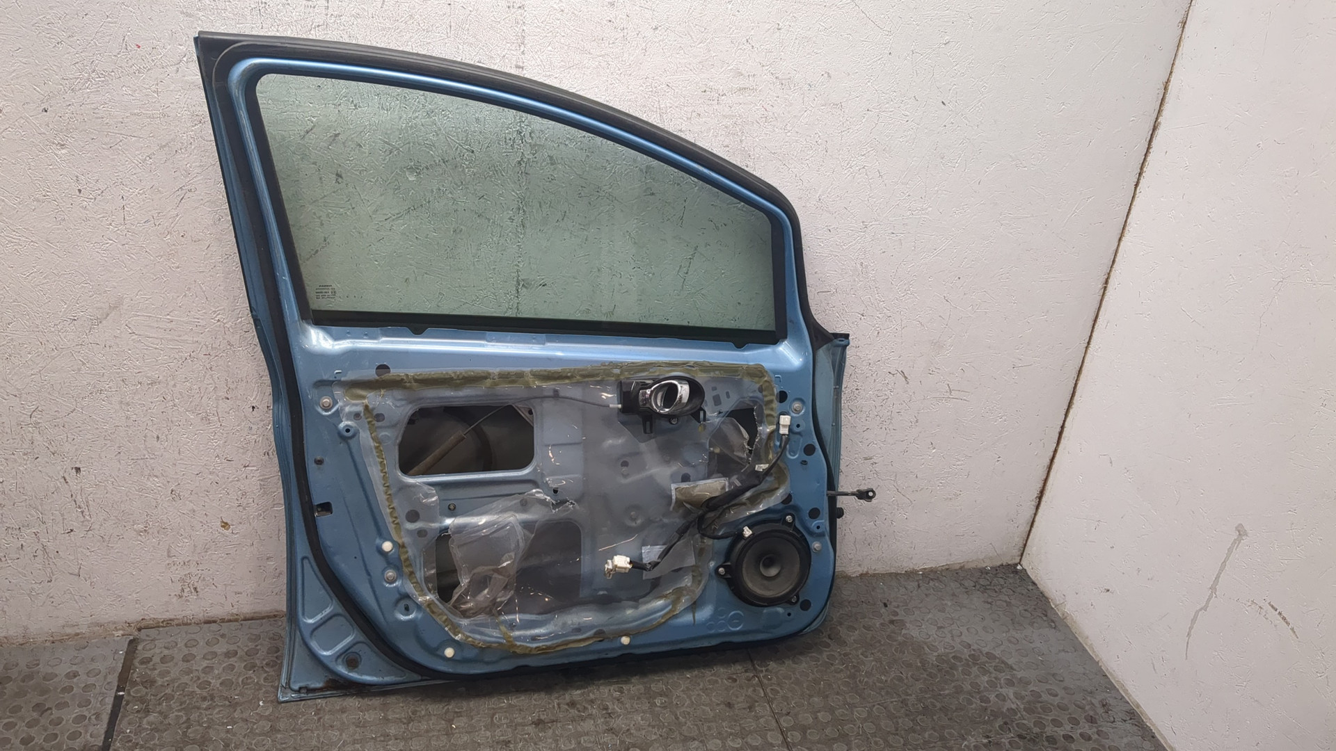Дверь передняя левая