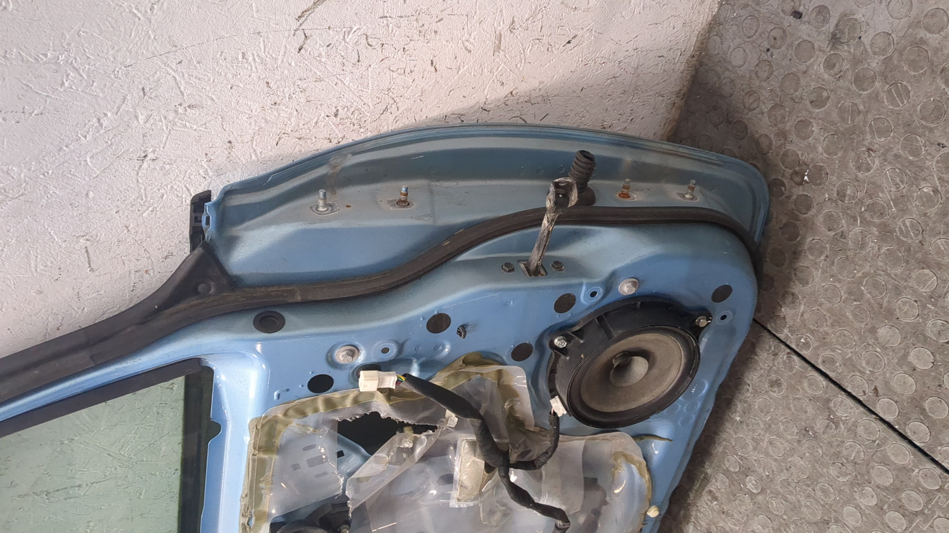 Дверь передняя левая