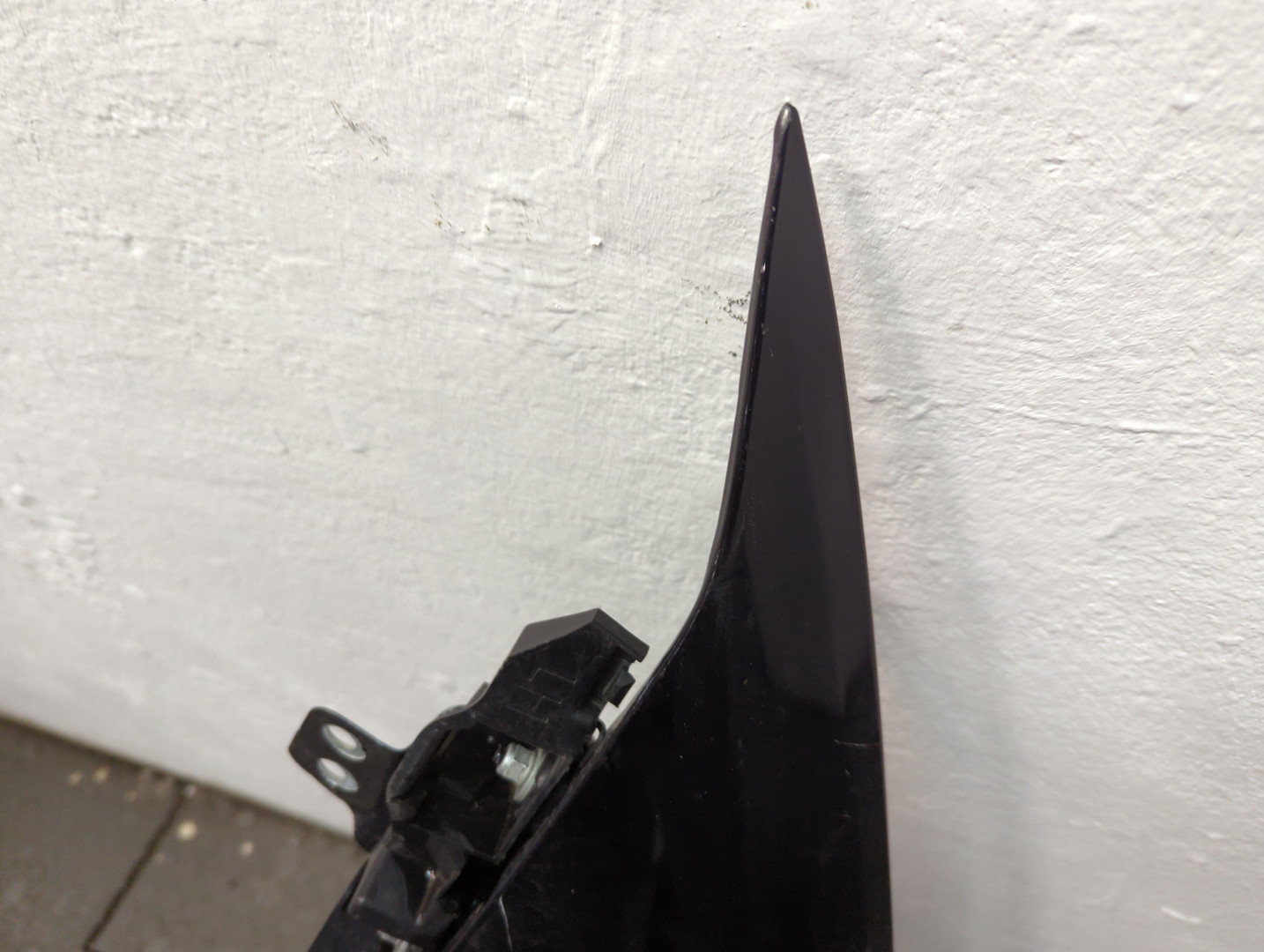 Крыло переднее левое