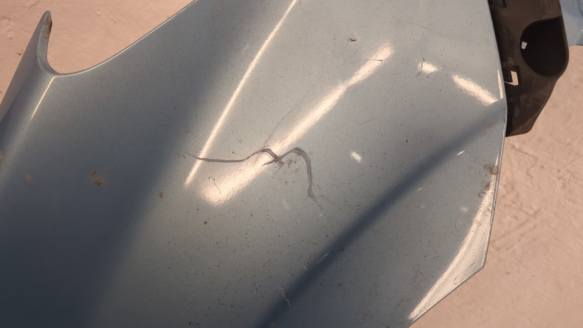 Крыло переднее правое