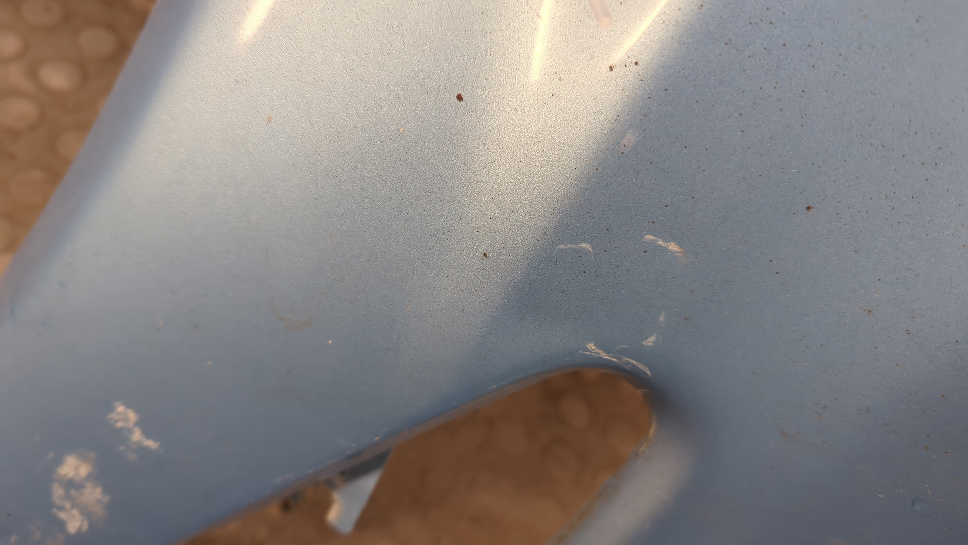 Крыло переднее правое