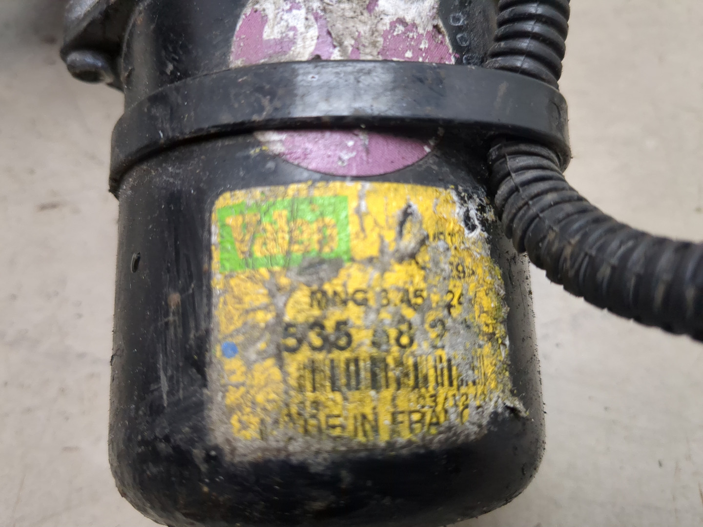 Моторчик стеклоочистителя передний