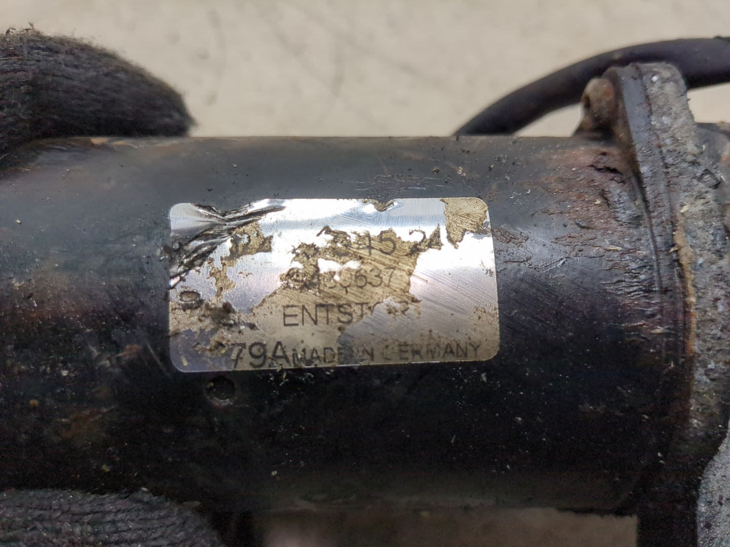 Моторчик стеклоочистителя передний