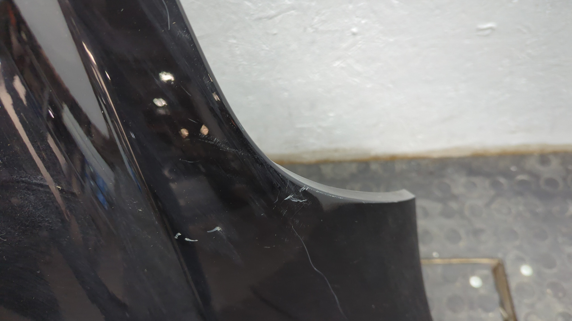 Крыло переднее левое