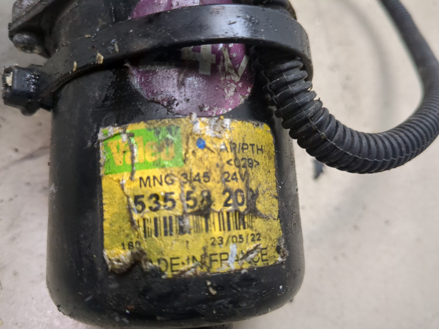 Моторчик стеклоочистителя передний