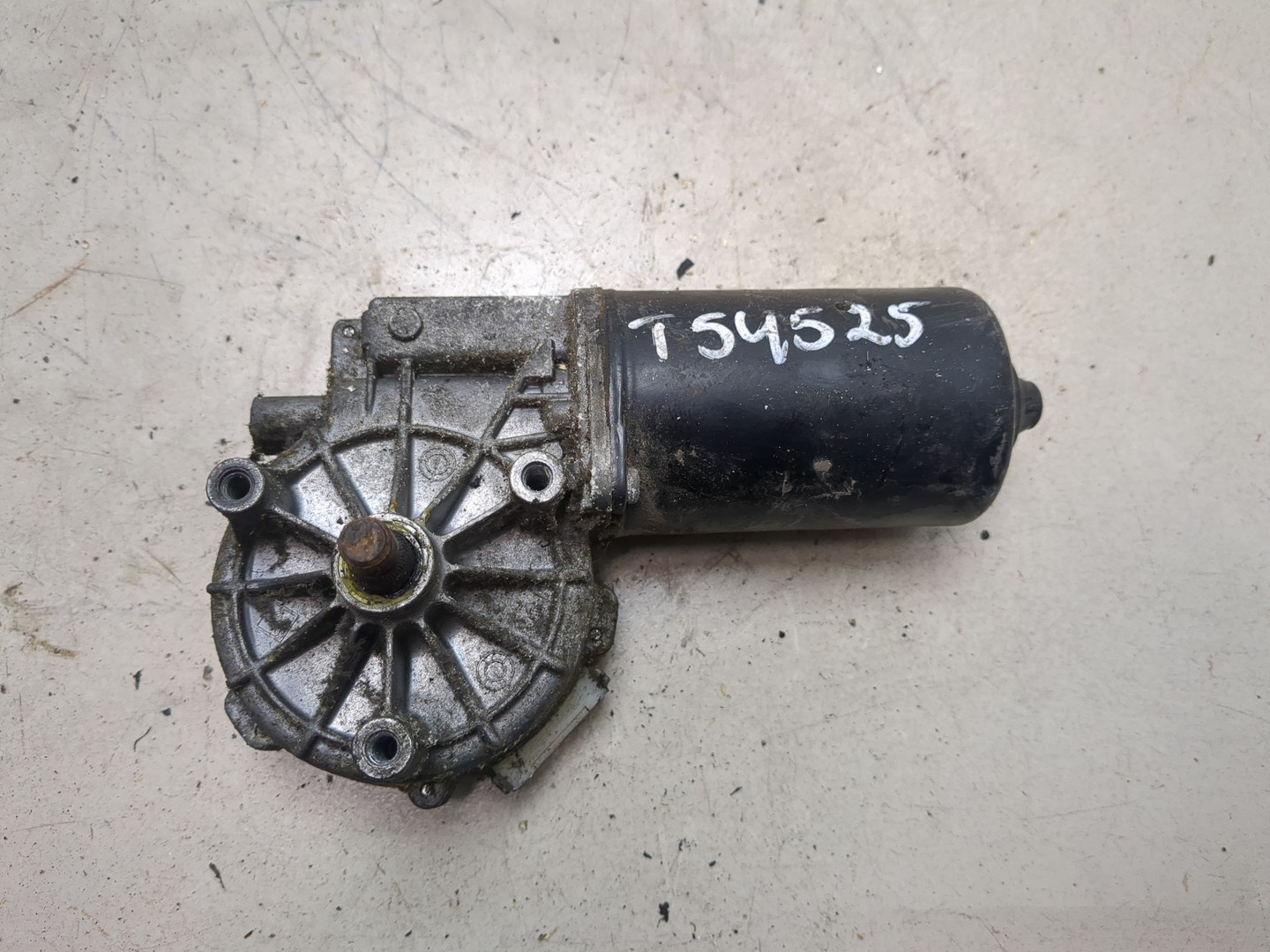 Моторчик стеклоочистителя передний