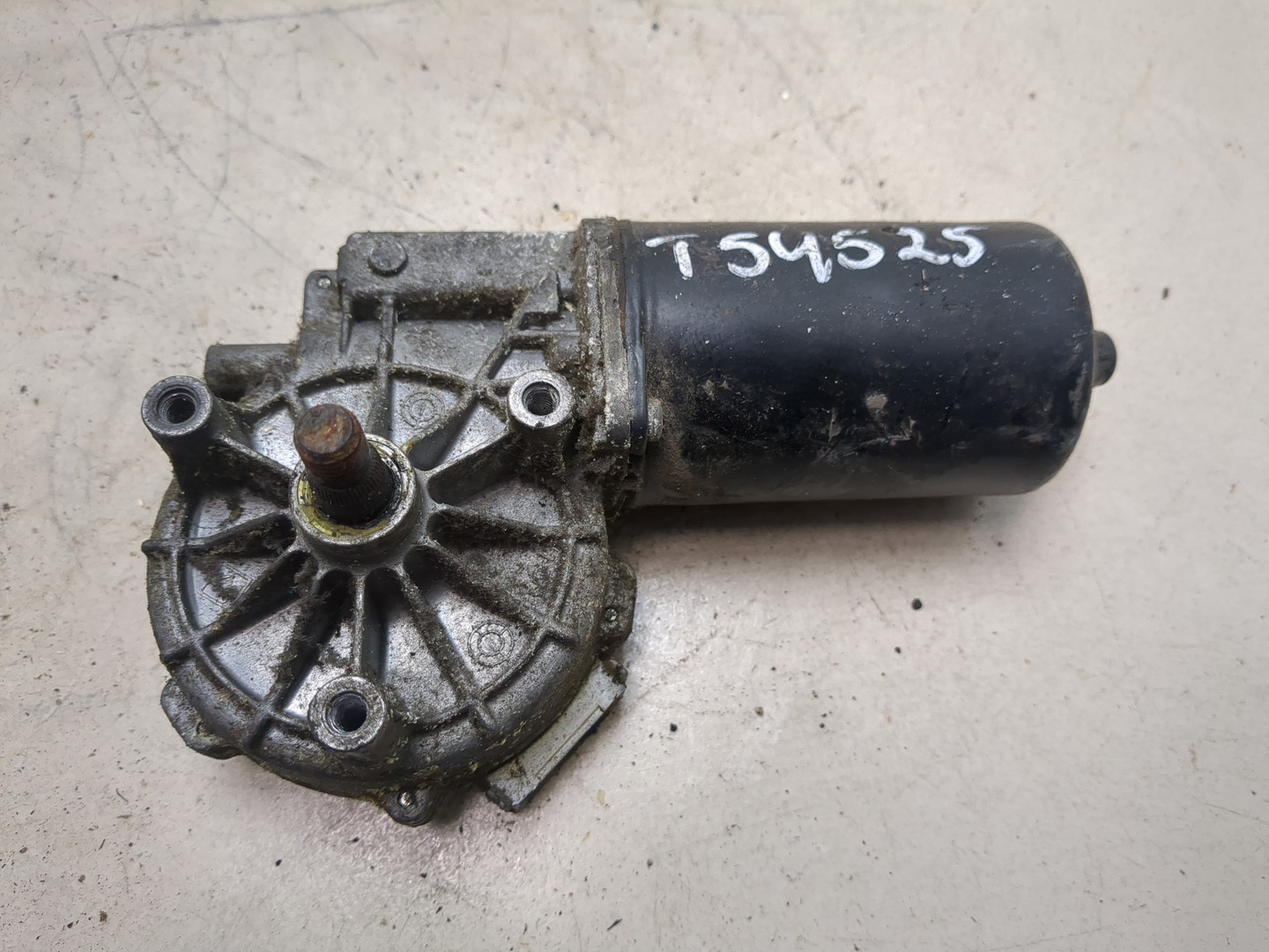 Моторчик стеклоочистителя передний