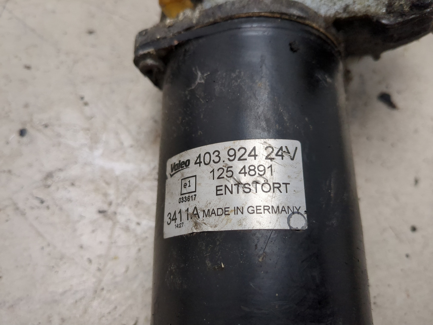 Моторчик стеклоочистителя передний