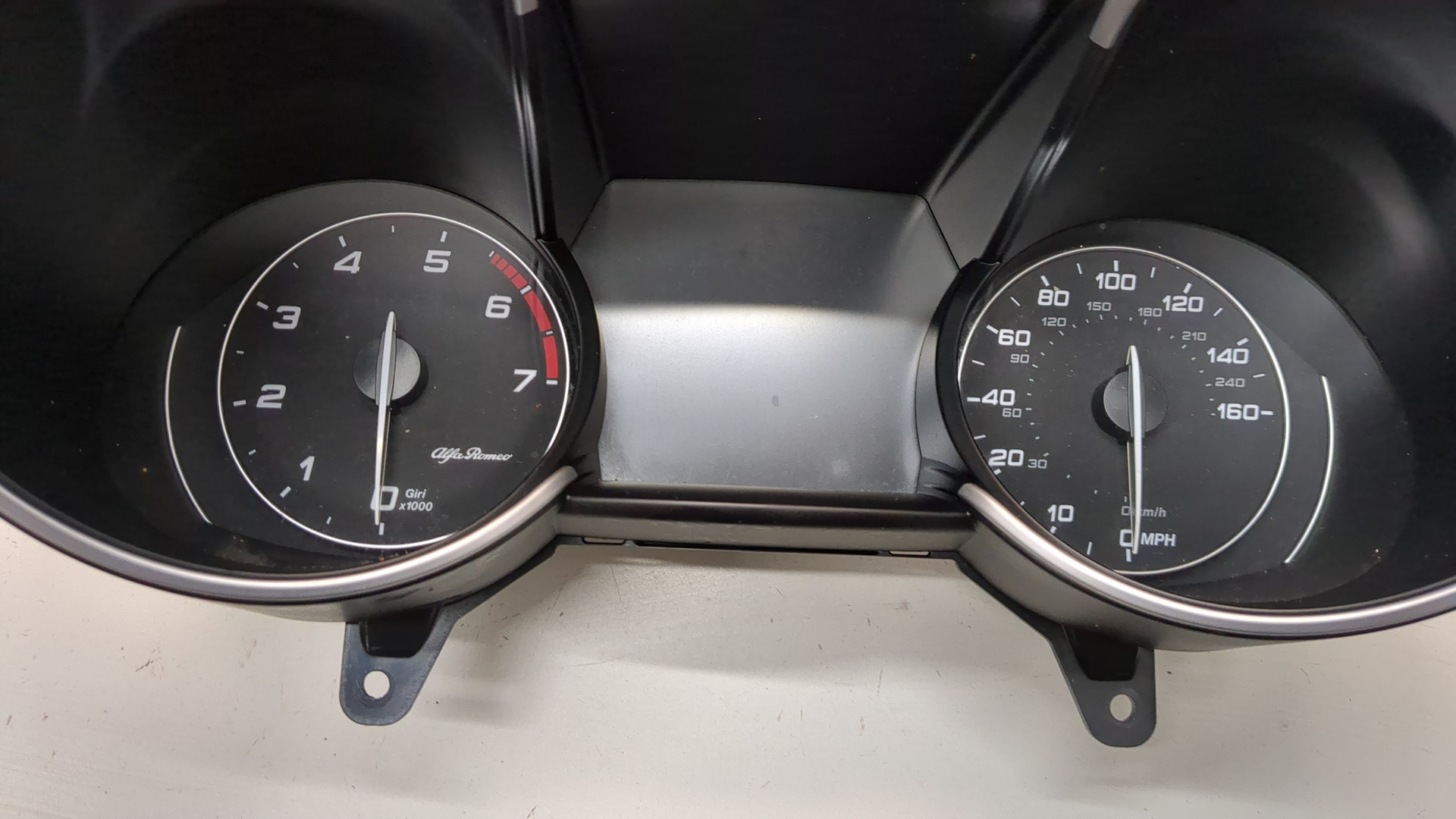 Панель приборов