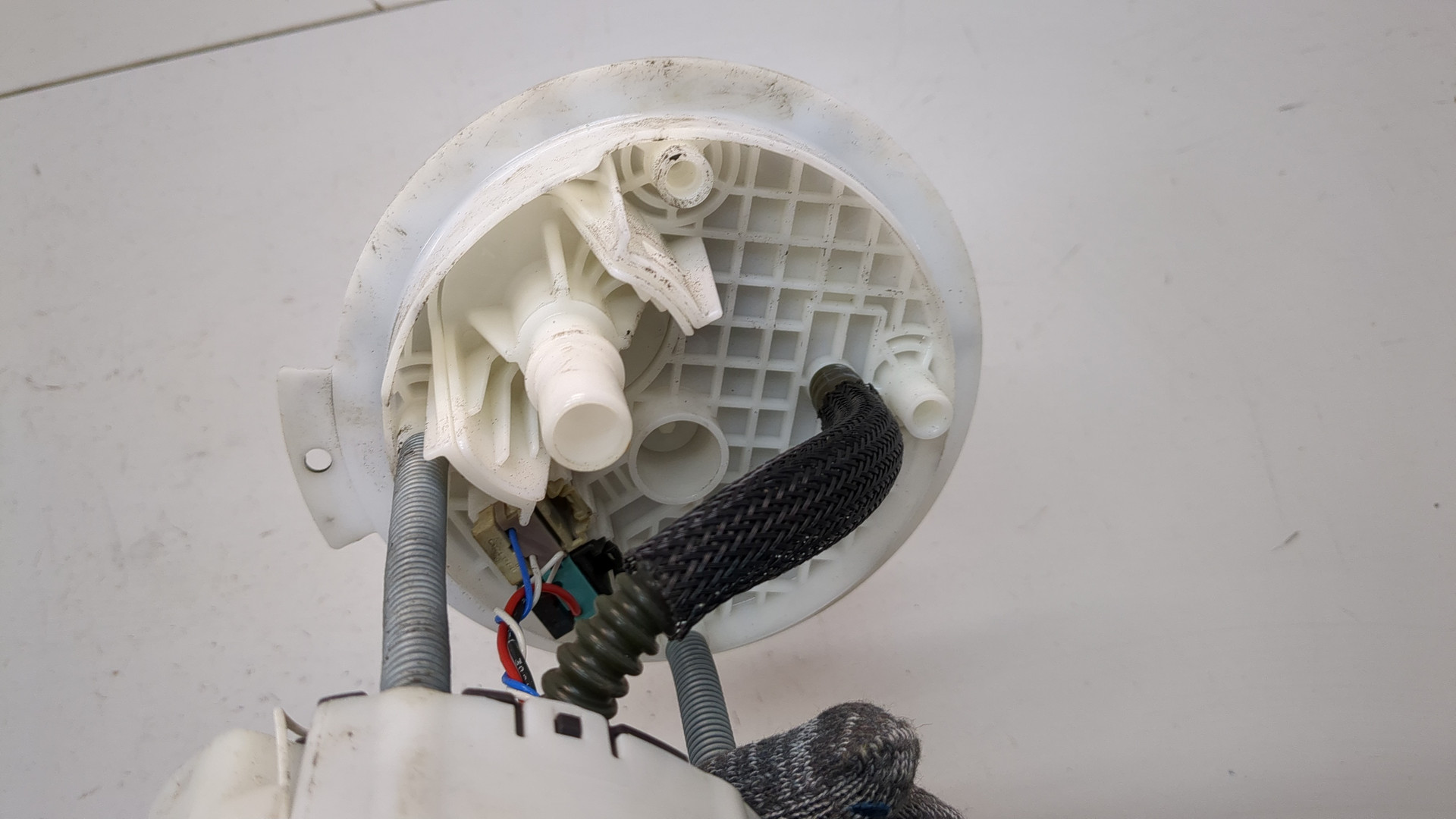 Насос топливный электрический