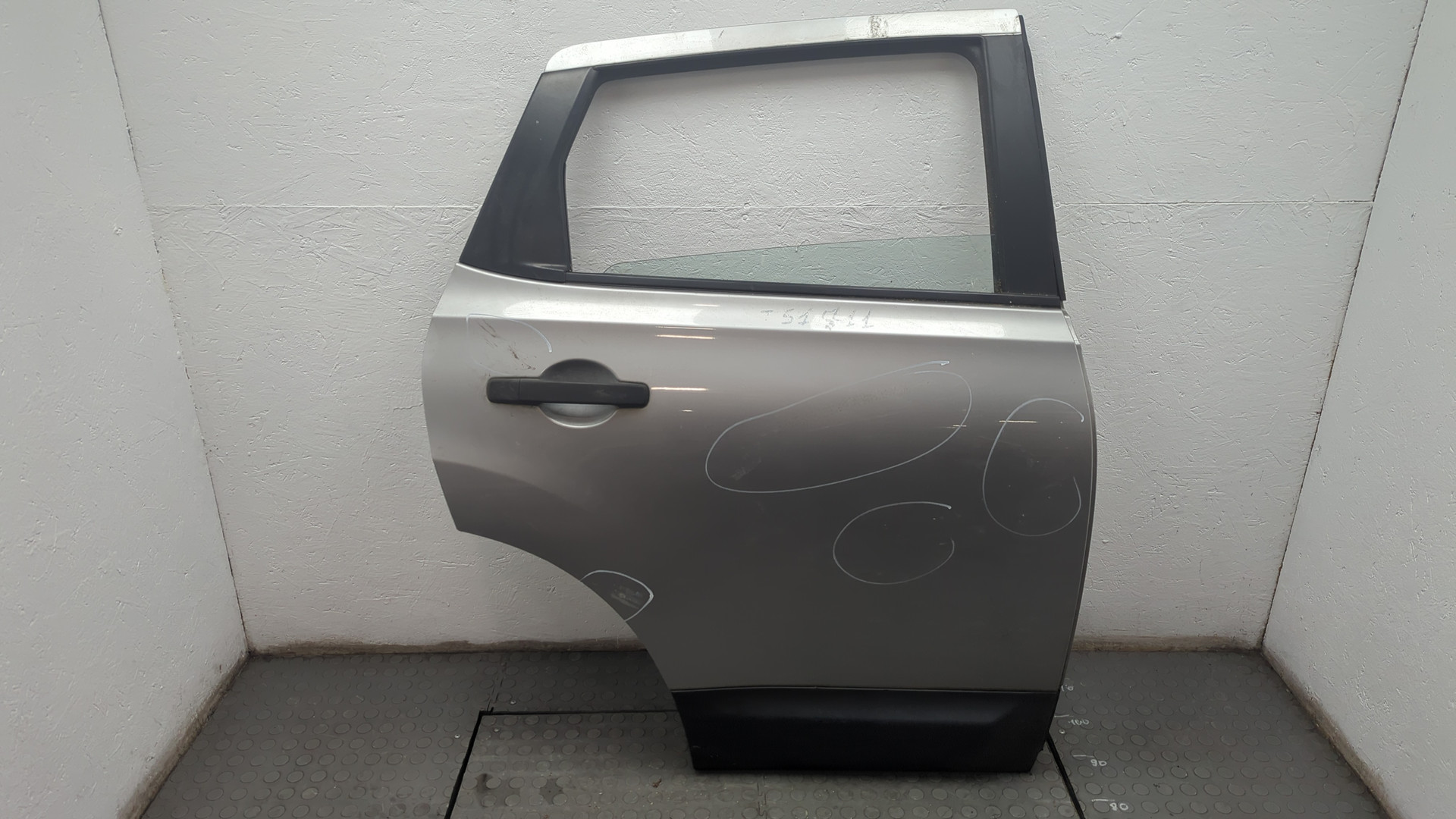 Дверь задняя правая