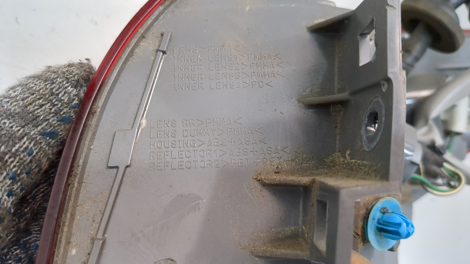 Фонарь задний левый