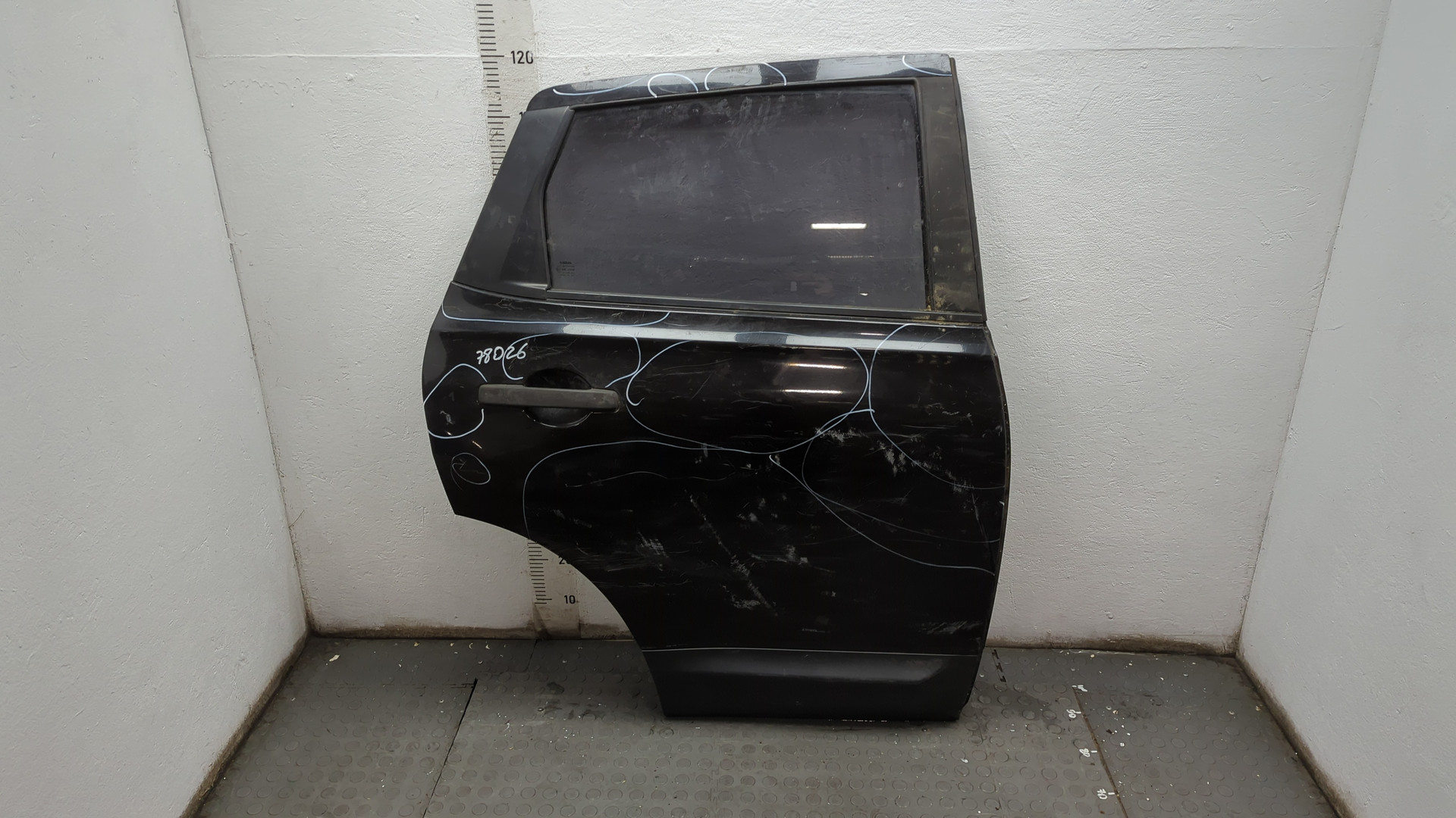 Дверь задняя правая