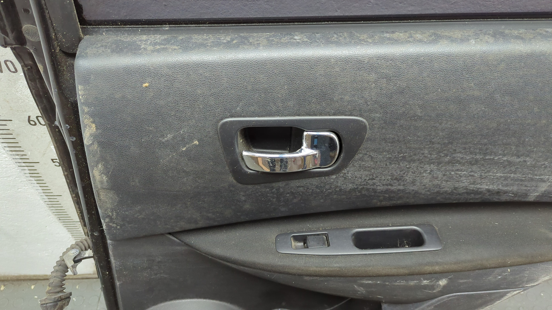 Дверь задняя правая