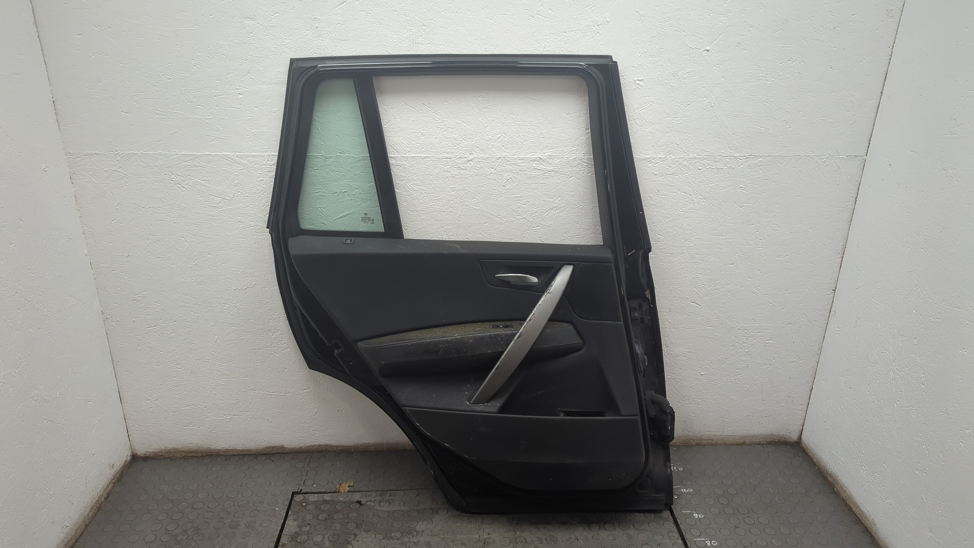 Дверь задняя левая