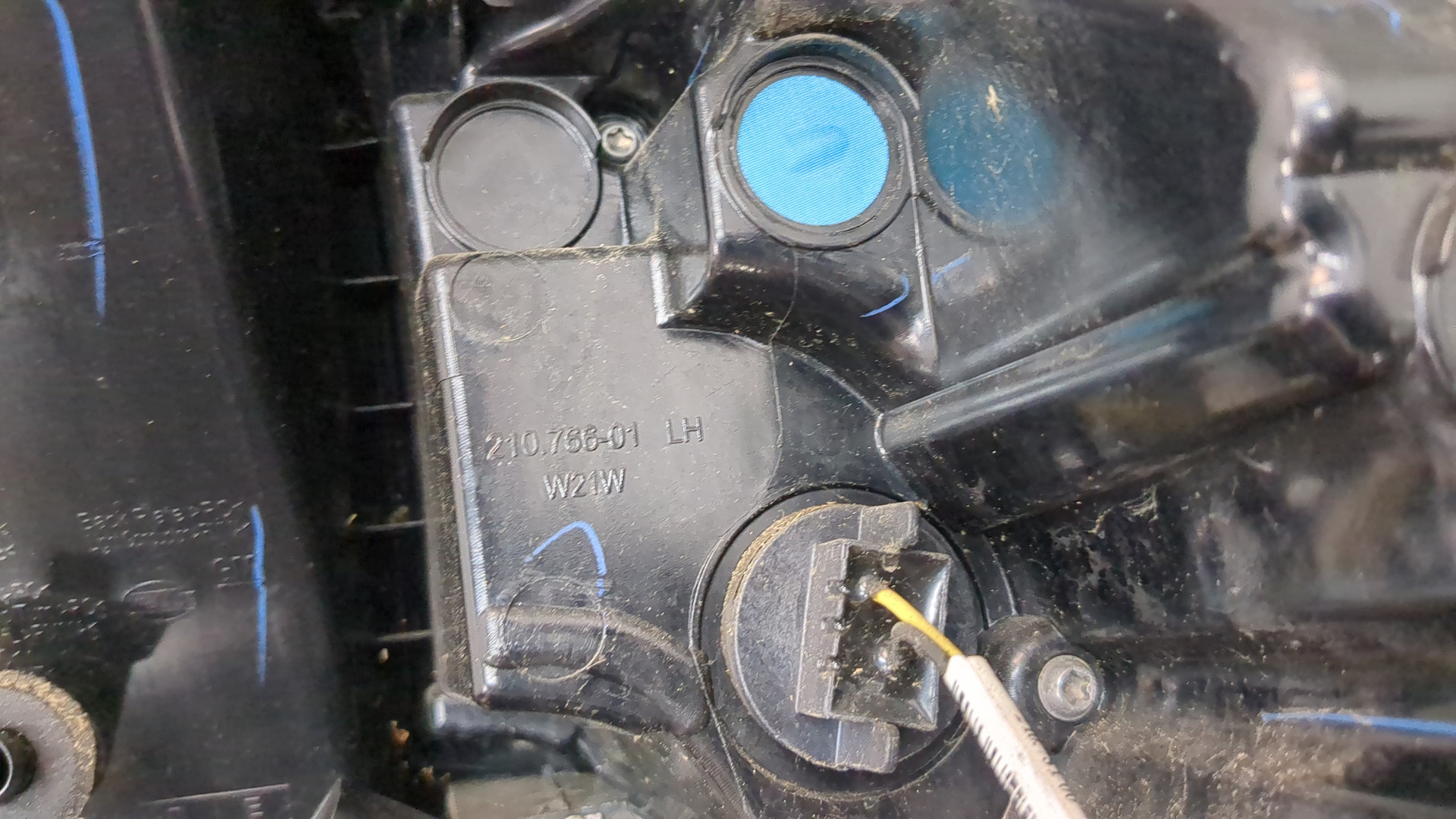 Фонарь задний левый