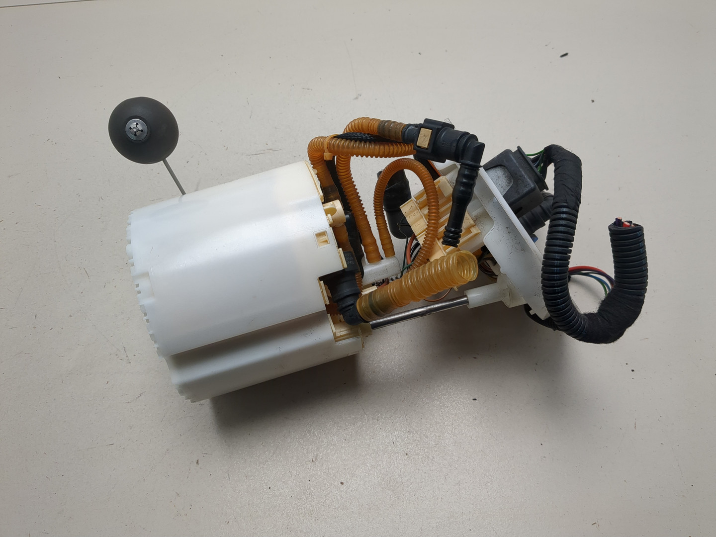 Насос топливный электрический