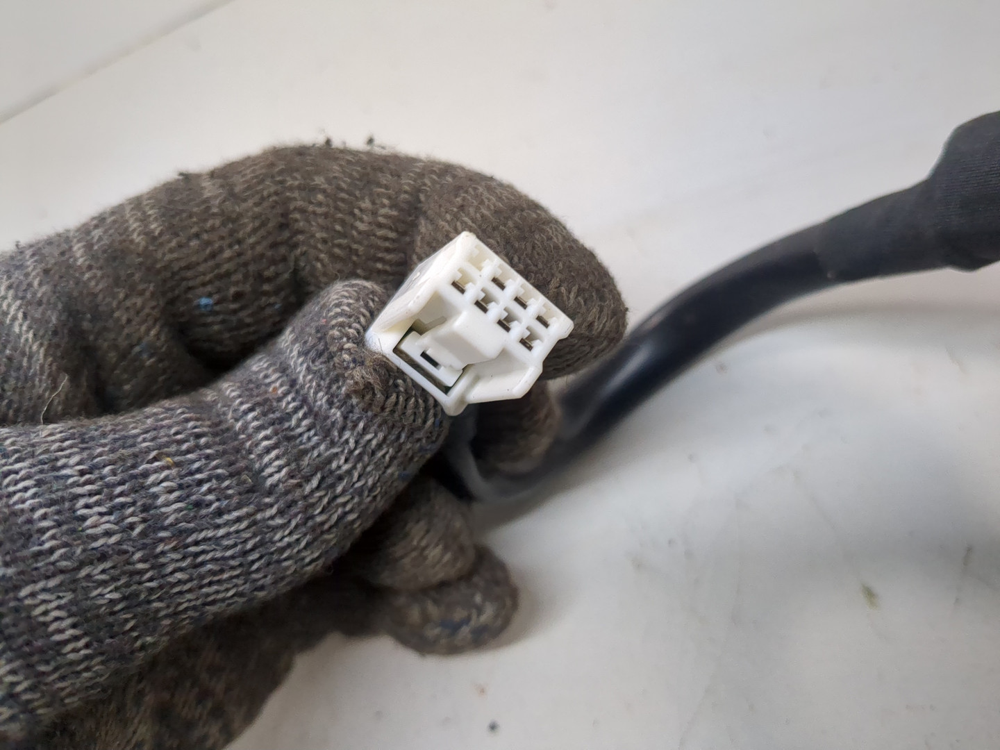 Амортизатор крышки багажника