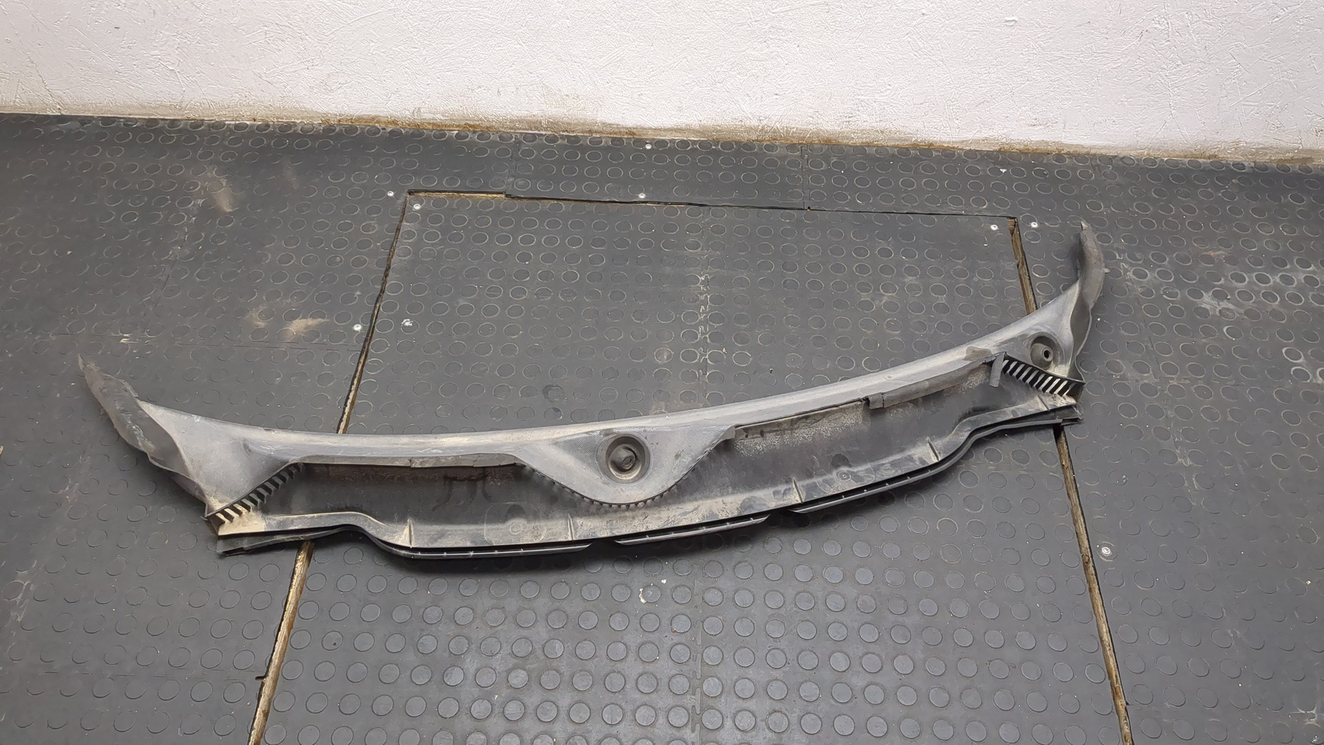 Решетка стеклоочистителей (Жабо)